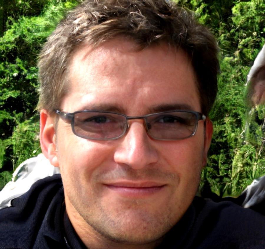 Consultor experto en análisis financiero empresarial