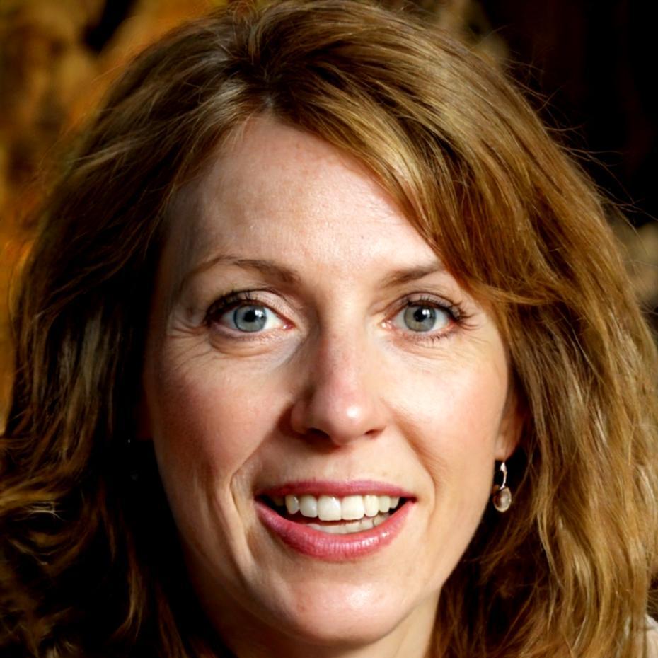 Directora financiera de empresa manufacturera